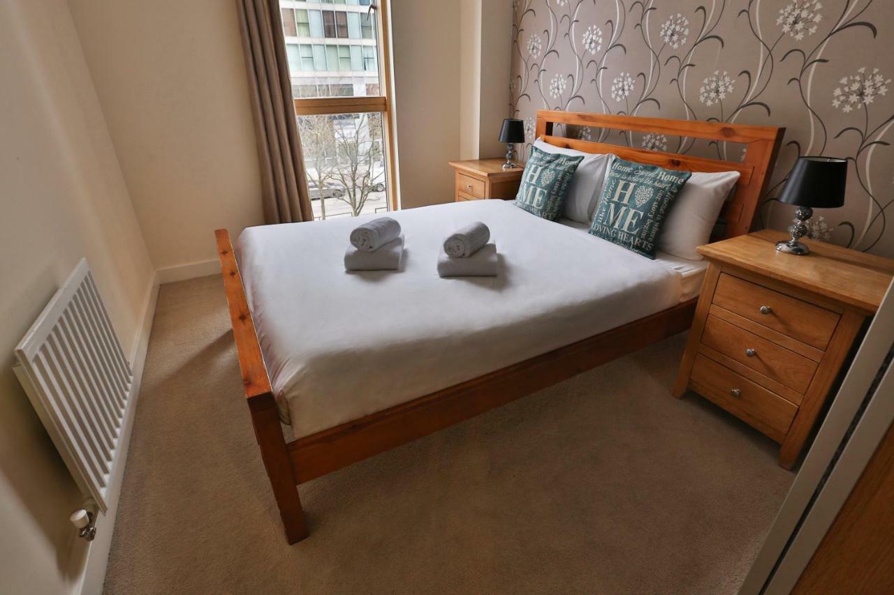 Istay Apartments Vizion Milton Keynes Bagian luar foto